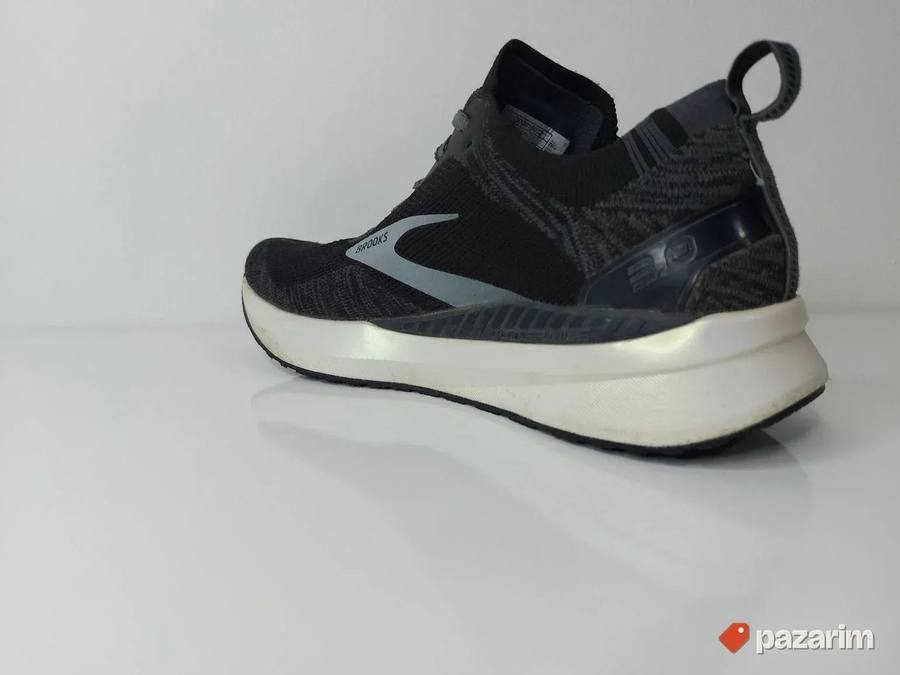 Brooks Bedlam 3 patike 42,5 Original 100% 4