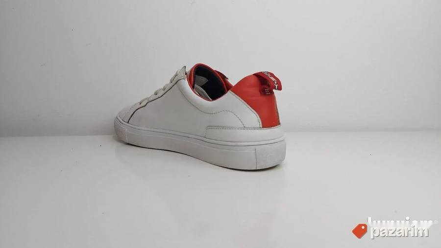 Guess patike 43 original 100% 4