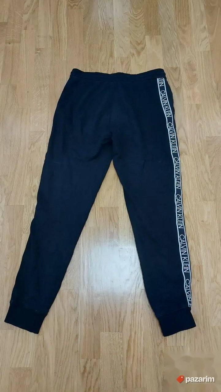 Calvin Klein trenerka M 3