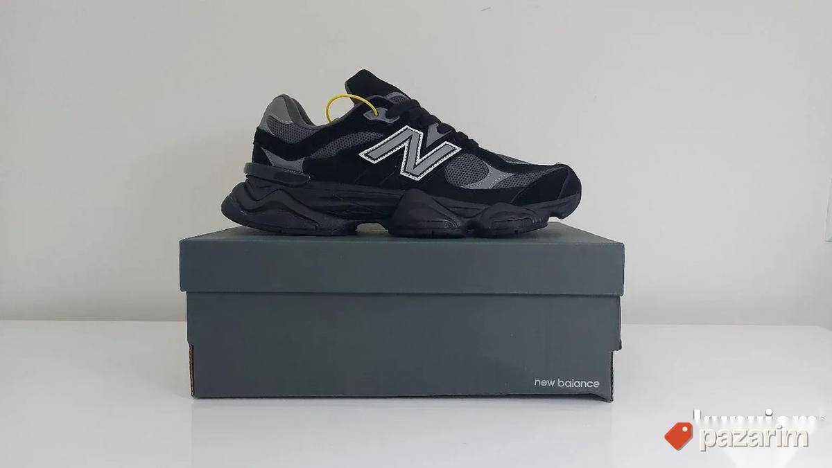 New Balance 9060 patike 42,43 1