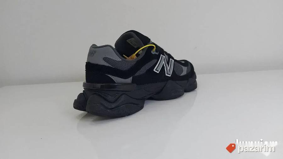 New Balance 9060 patike 42,43 5