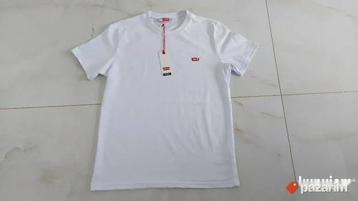 Levis majice M,L