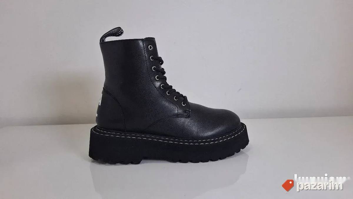 Karl Legerfeld cizme 39 1
