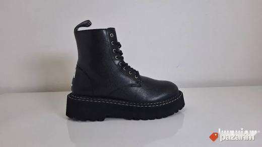Karl Legerfeld cizme 39