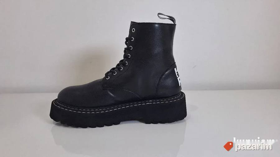 Karl Legerfeld cizme 39 3