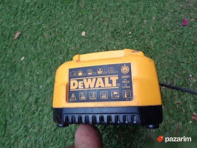 DEWALT DE 9135 punjac univerzalni - odlican - ORIGINAL 2