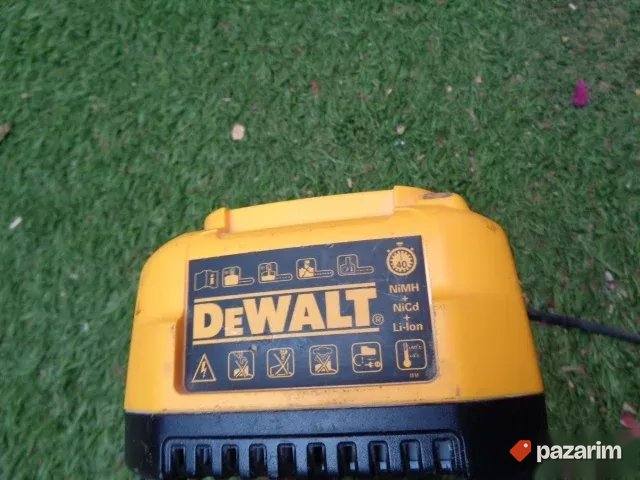 DEWALT DE 9135 punjac univerzalni - odlican - ORIGINAL 3