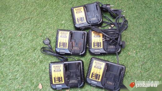 DEWALT DCB 115 punjac - odlican - ORIGINAL