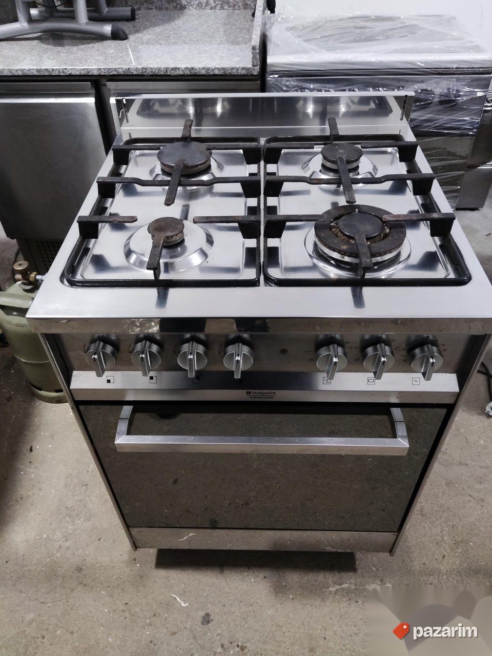 Sporet na plin sa turbo rernom INOX 3