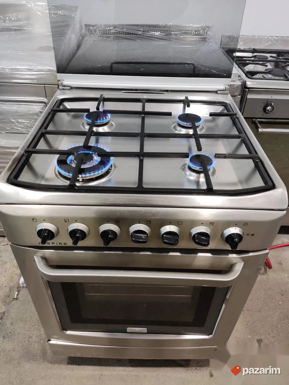 Na prodaju poluprofesionalni sporet na plin marke ELECTROLUX