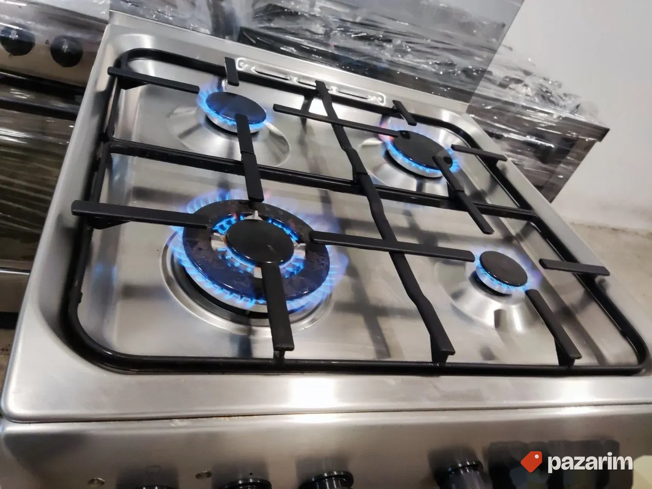 Na prodaju sporet na plin sa turbo gorionikom i turbo rernom 4