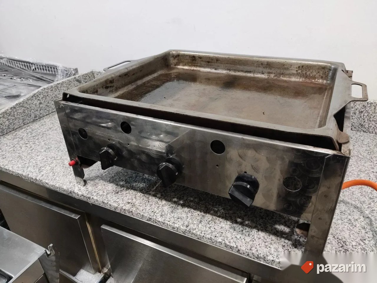 Rostilj na plin sa dubokom posudom poput talandare 1