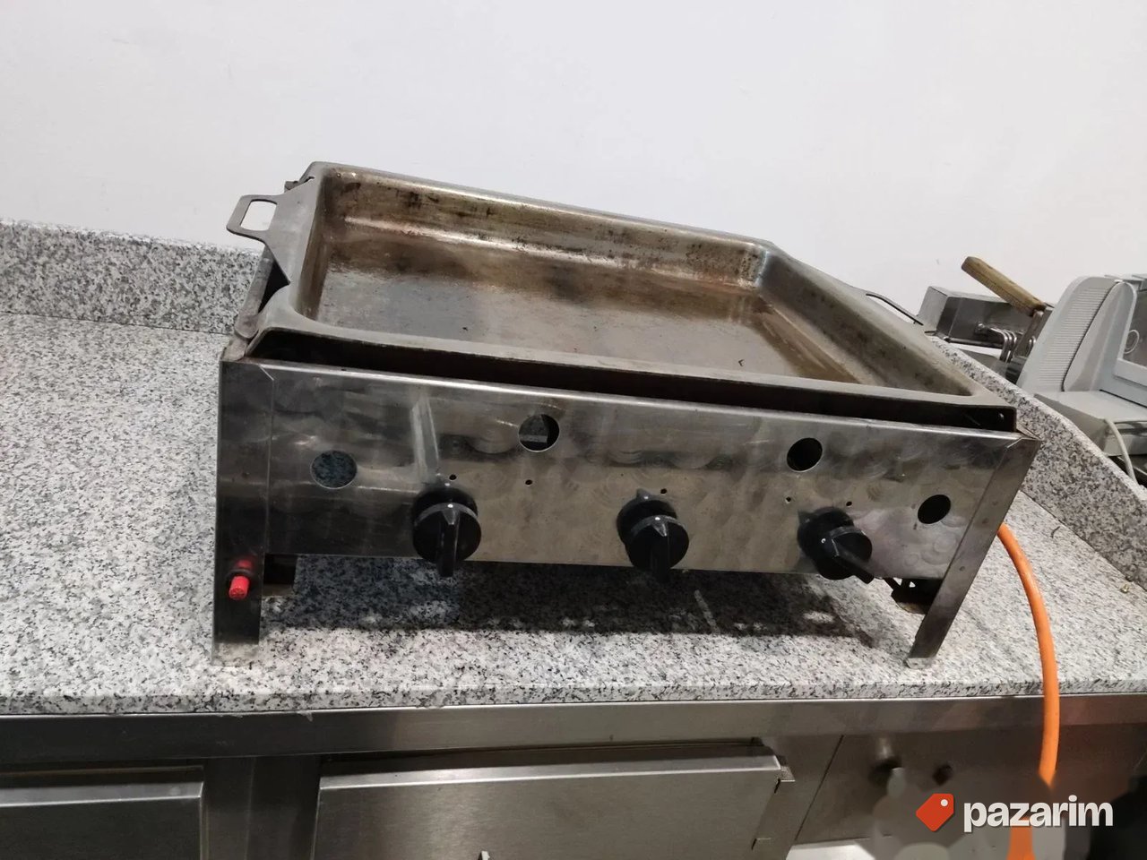 Rostilj na plin sa dubokom posudom poput talandare 2