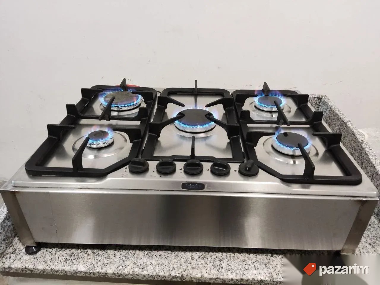 Nadpultni sporet na plin sa pet topova inox