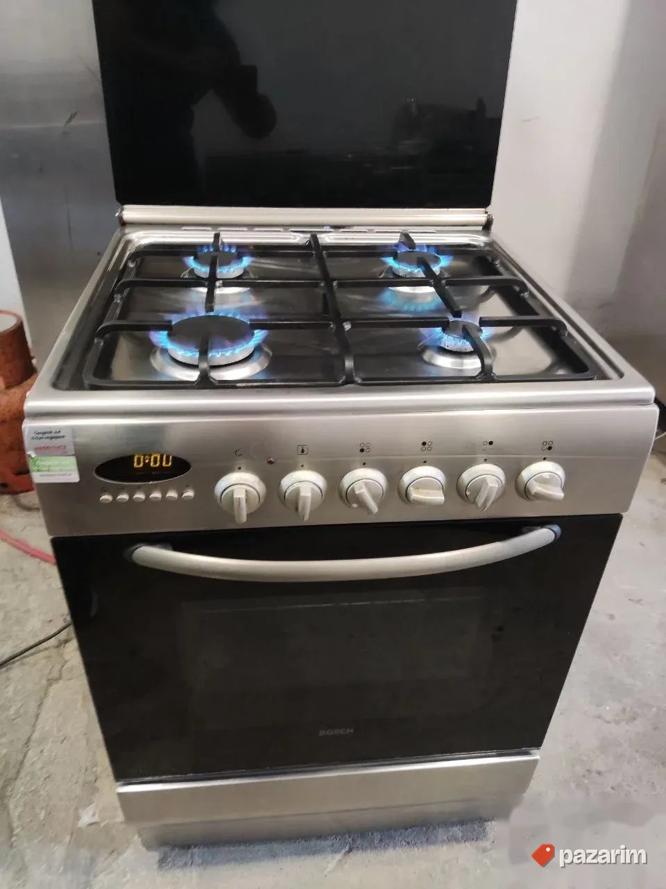 Sporet na plin sa turbo rernom BOSCH 2