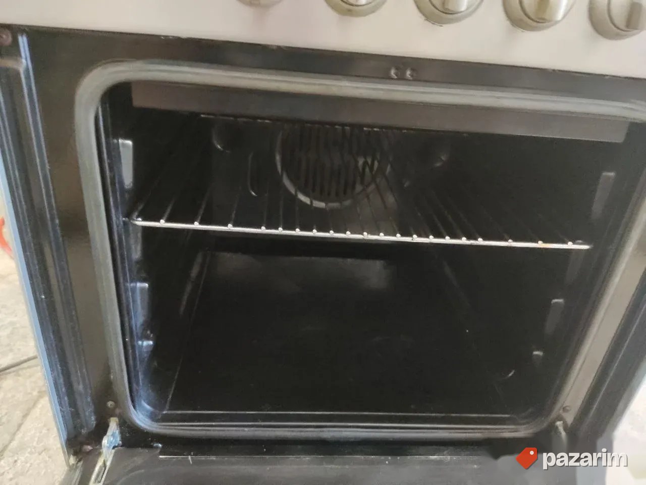 Sporet na plin sa turbo rernom BOSCH 4