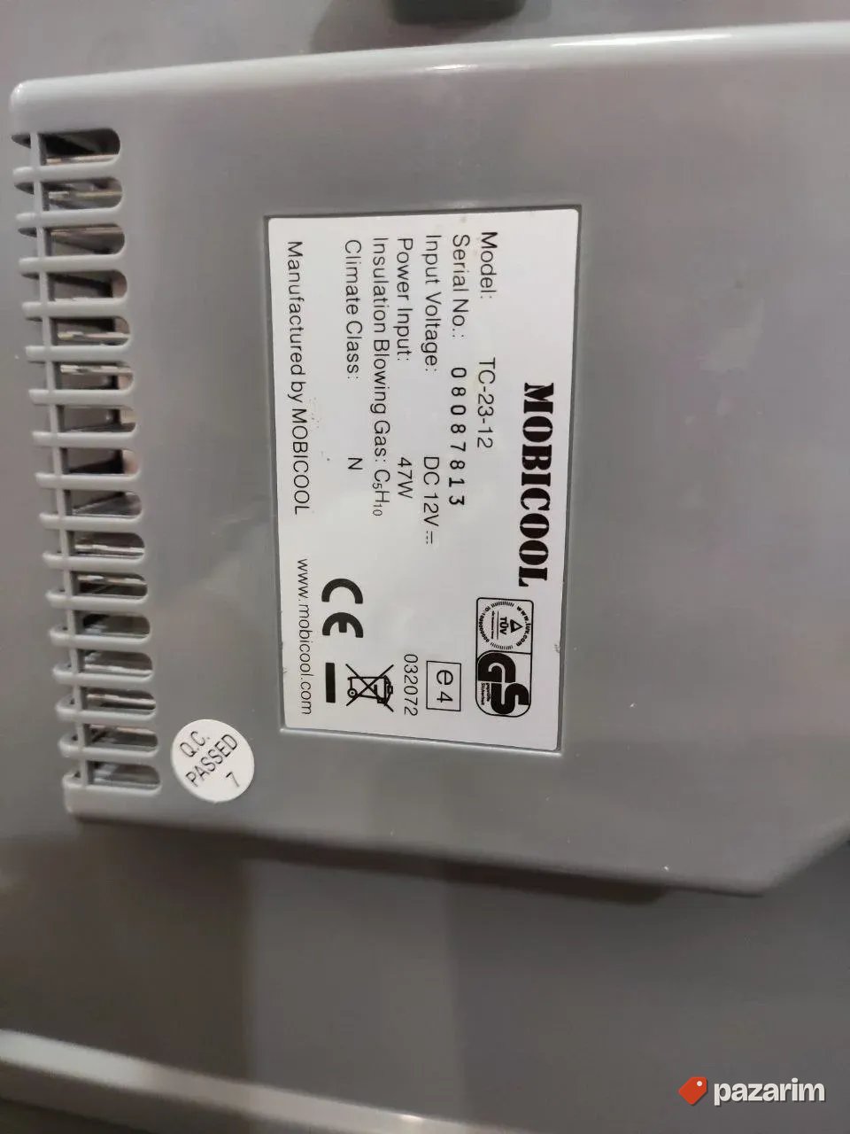 Frizider na 12v marke mobicool zapremine oko 25L 3