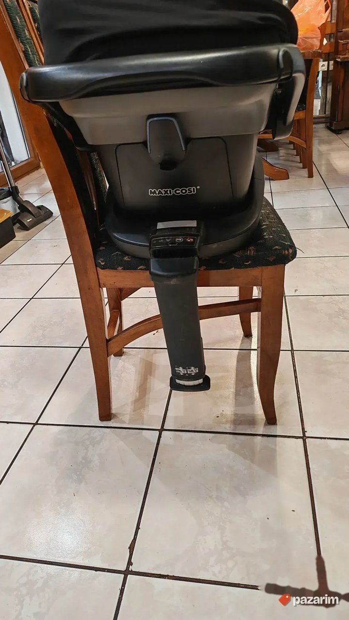 Autosediste i nosiljka maxi cosi pebble + baza 2 way fix 2