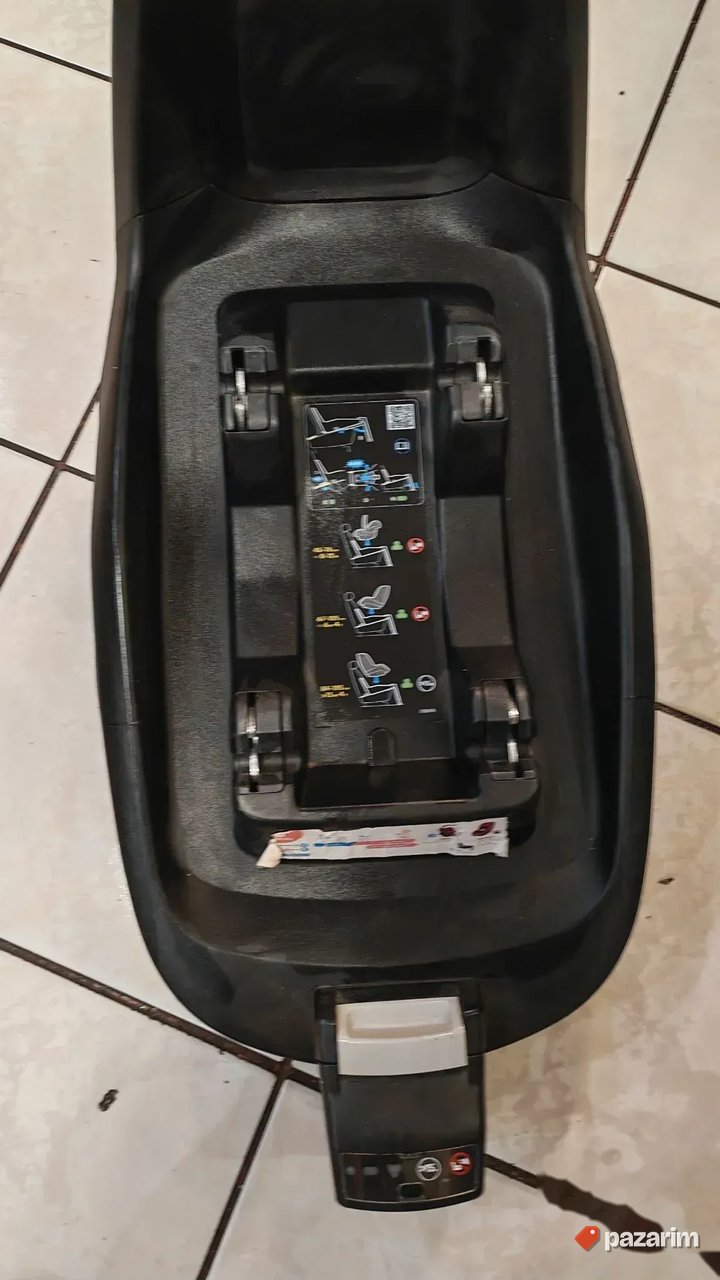 Autosediste i nosiljka maxi cosi pebble + baza 2 way fix 5