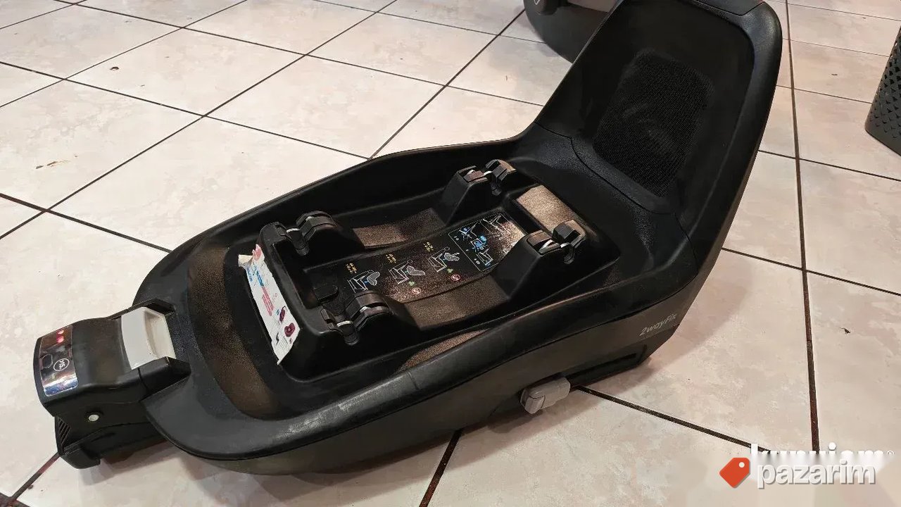 Autosediste i nosiljka maxi cosi pebble + baza 2 way fix 8