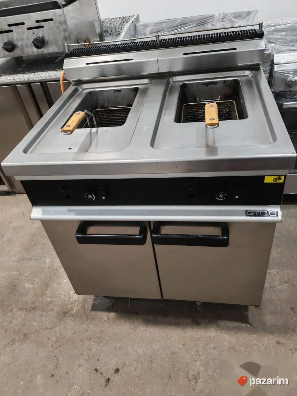 Profesionalna friteza na plin 2x15L 2