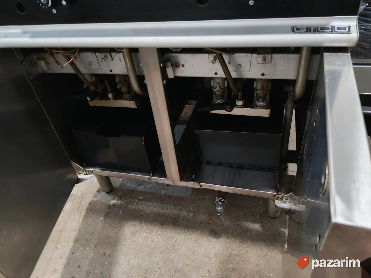 Profesionalna friteza na plin 2x15L 4