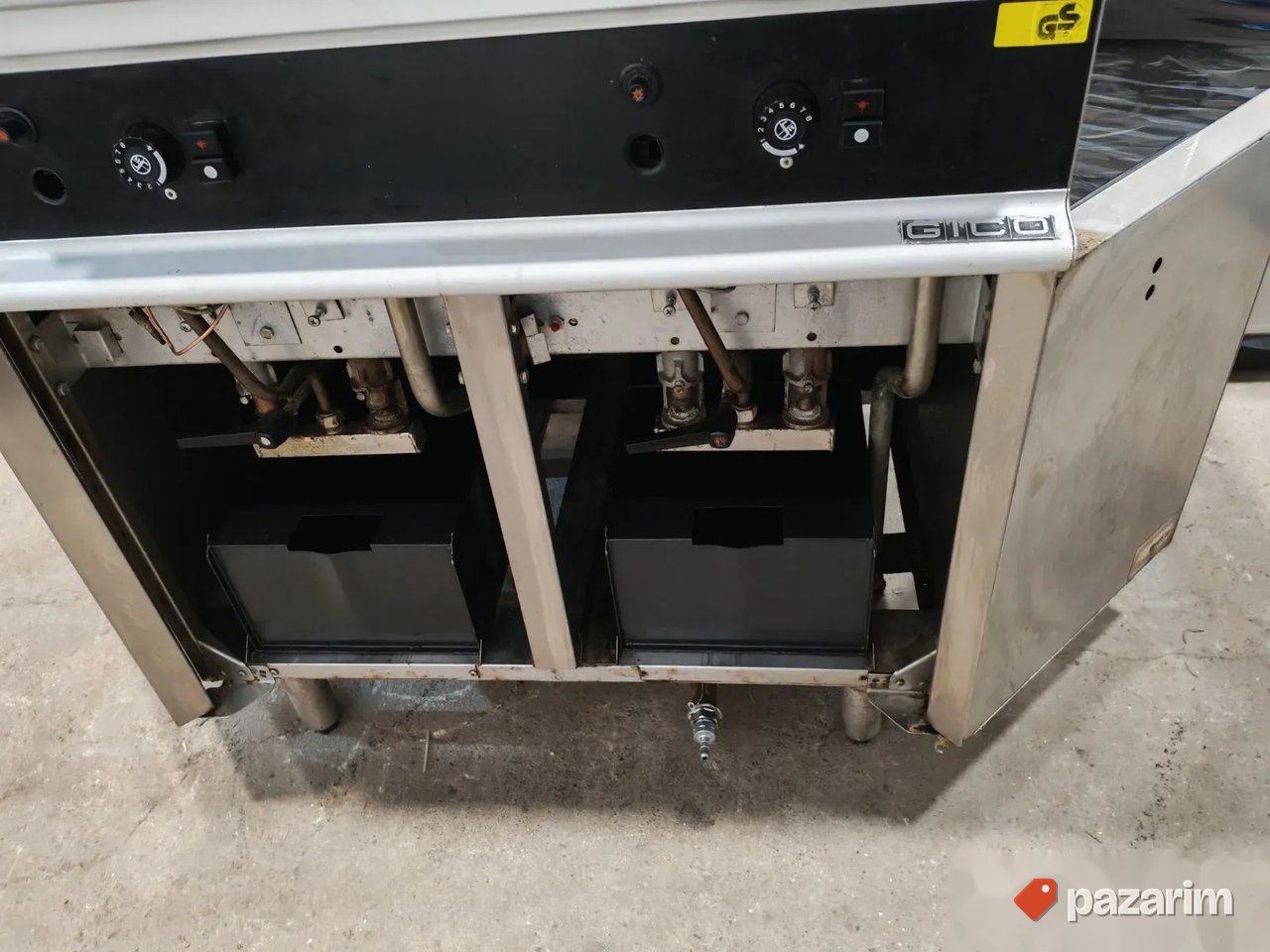 Profesionalna friteza na plin 2x15L 7