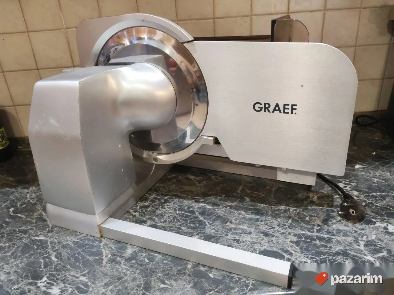 Profesionalna mesoreznica marke GRAEF model PROFI 2500 2