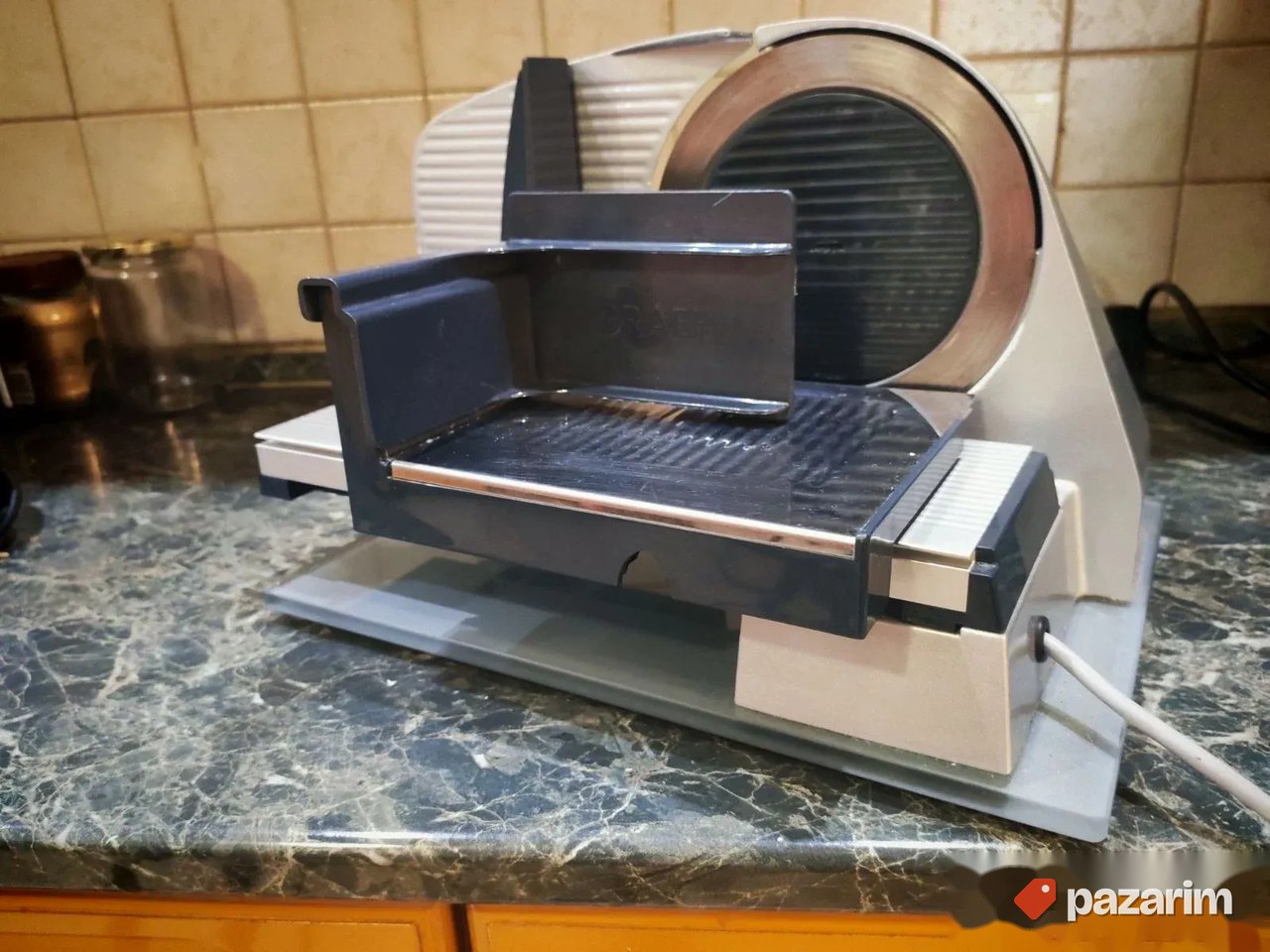 Polu profesionalna mesoreznica nemackog proizvodjaca GRAEF 2