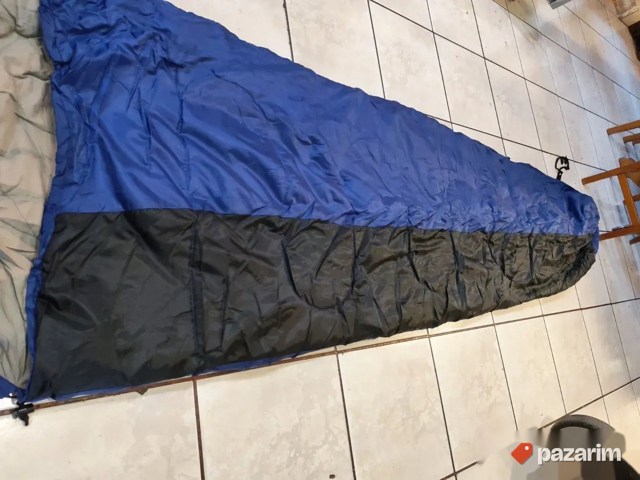 Vreca za spavanje sa dva uckura oko glave i oko vrata 3