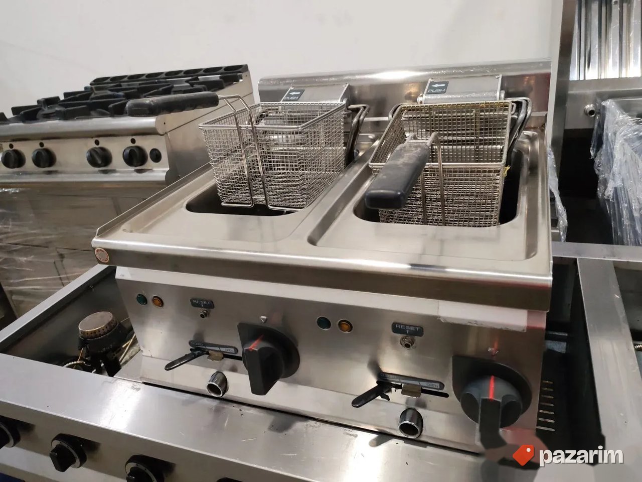 Friteza profesionalna nadpultna marke BERTOS MADE IN ITALY 3