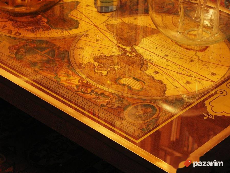 Vintage french brass & mahagony world map coffee table 3