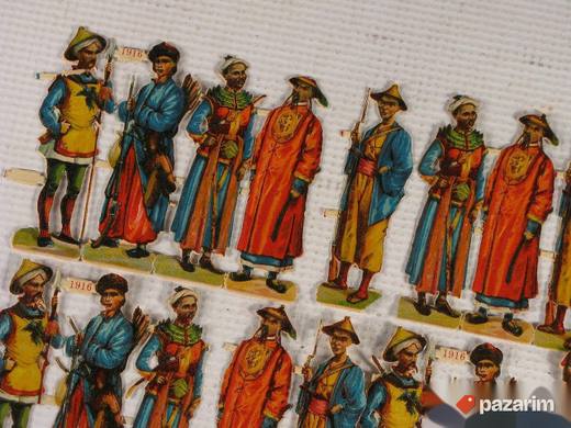 Predratne ukrasne sličice uniformi i kostima
