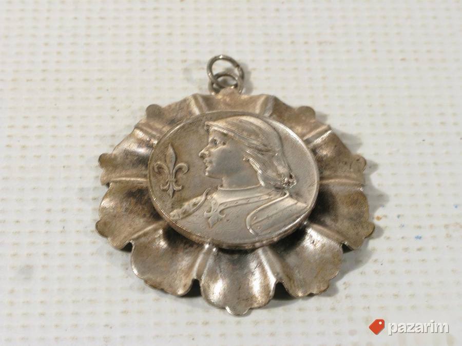 Stari medaljon, Jovanka Orleanka 2 4