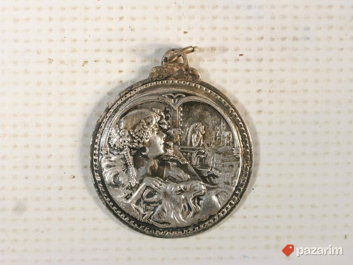 Stari secesijski medaljon 1