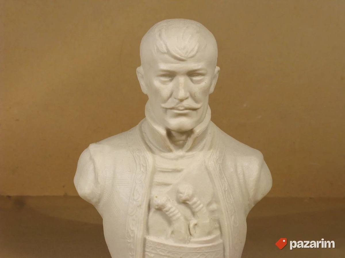 Bista Karađorđa, biskvit porcelan 1