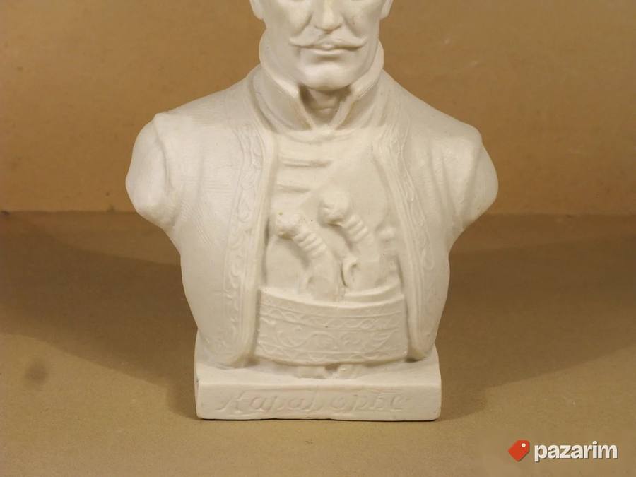 Bista Karađorđa, biskvit porcelan 3