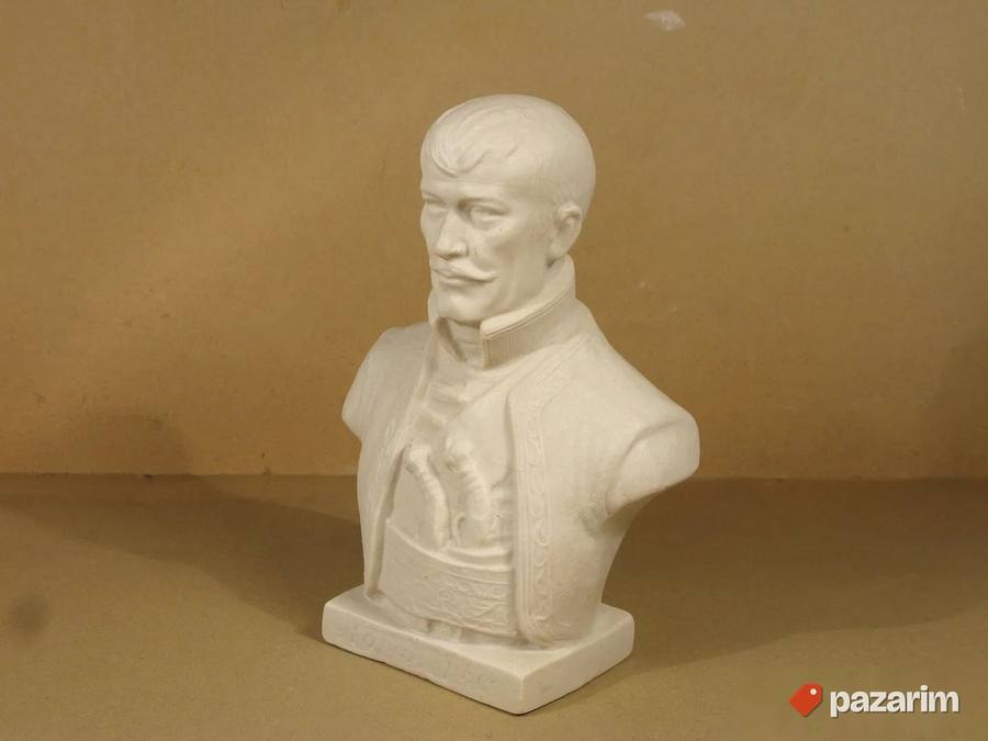 Bista Karađorđa, biskvit porcelan 4