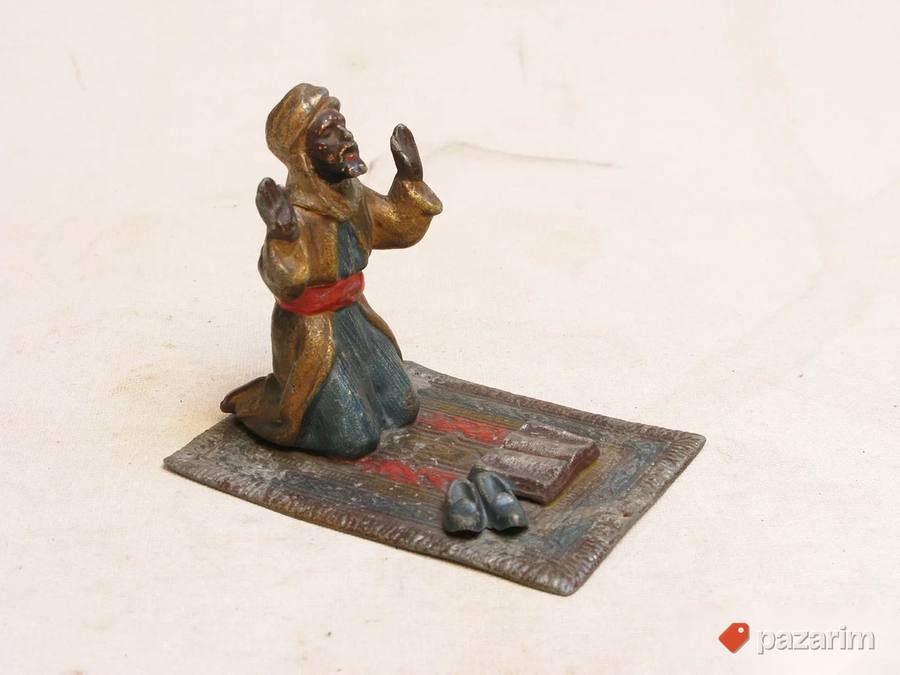 Arapin u molitvi, oko 1900. 3
