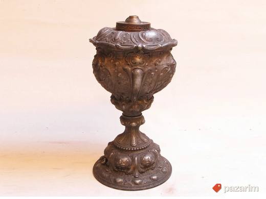 Izvanredno postolje lampe, neo barok