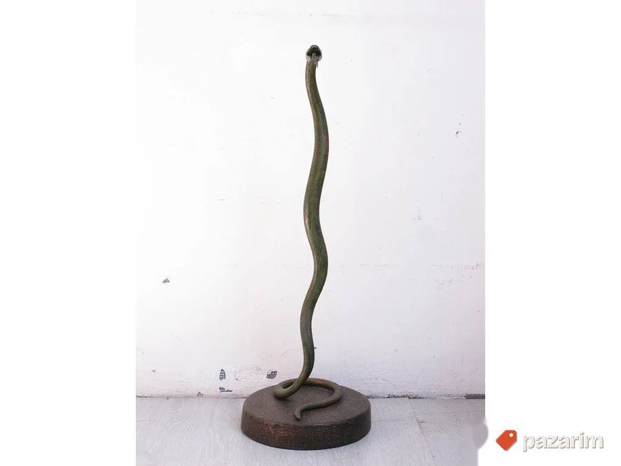 Izvanredna figura zmije, stalak 4