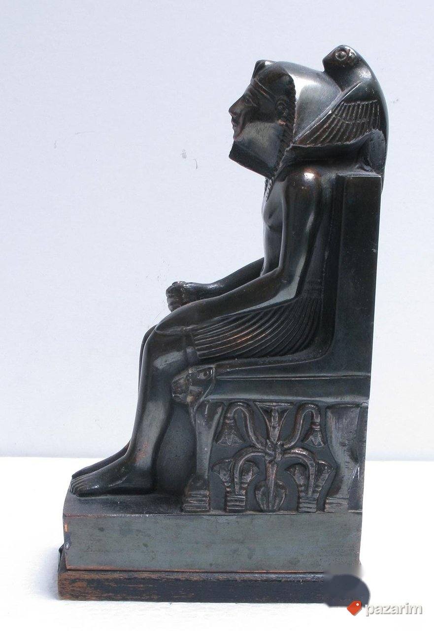 Stara statueta faraona Kefrena 3