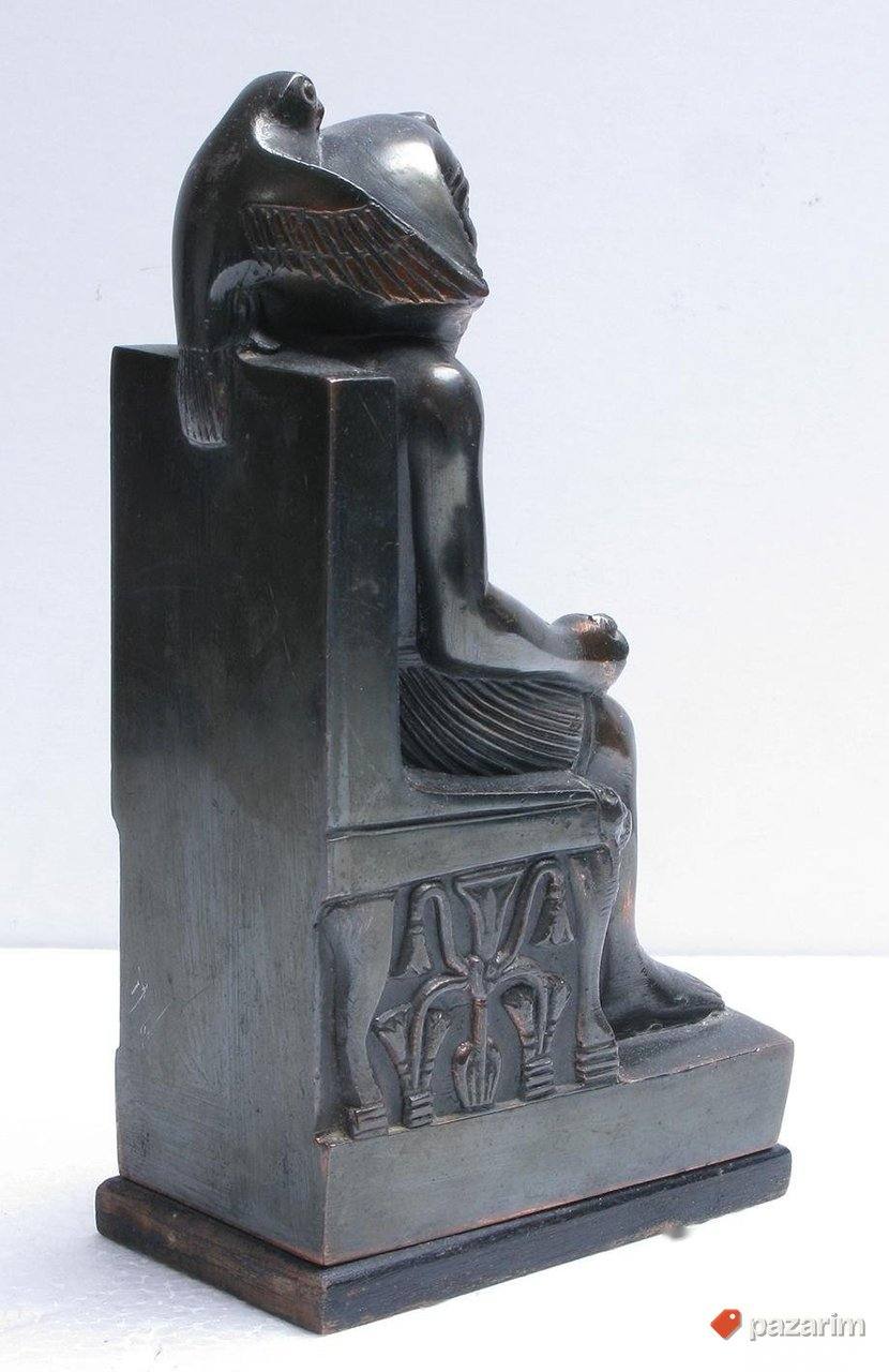 Stara statueta faraona Kefrena 6