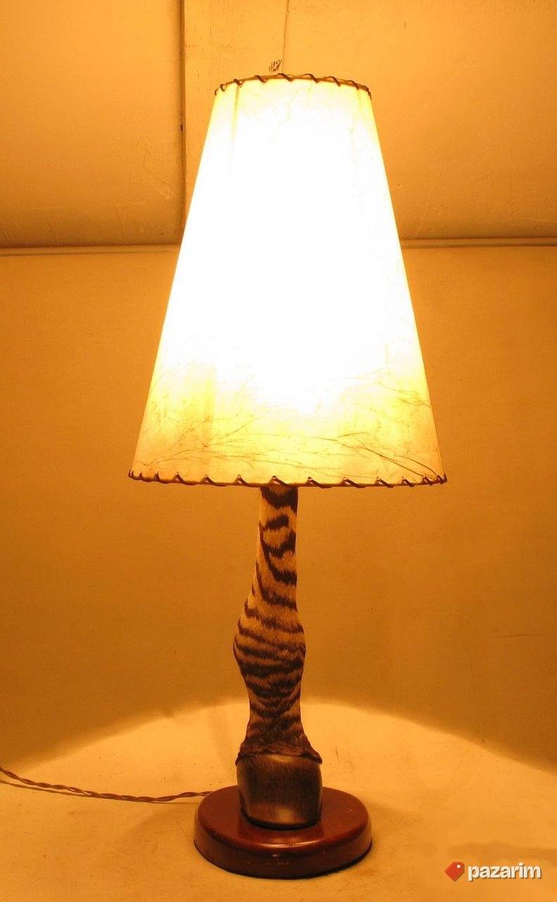 Stara lampa od zebrine noge 3