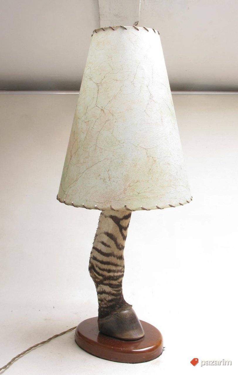 Stara lampa od zebrine noge 6