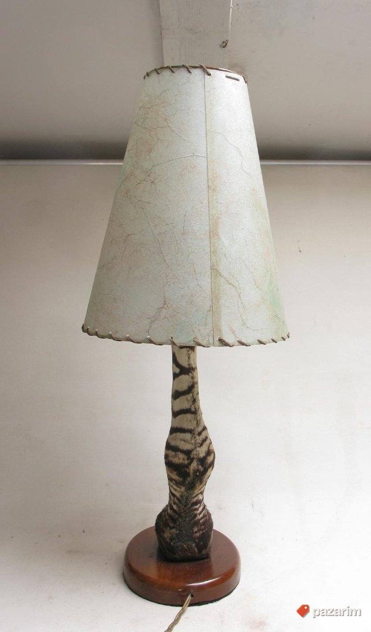 Stara lampa od zebrine noge 7