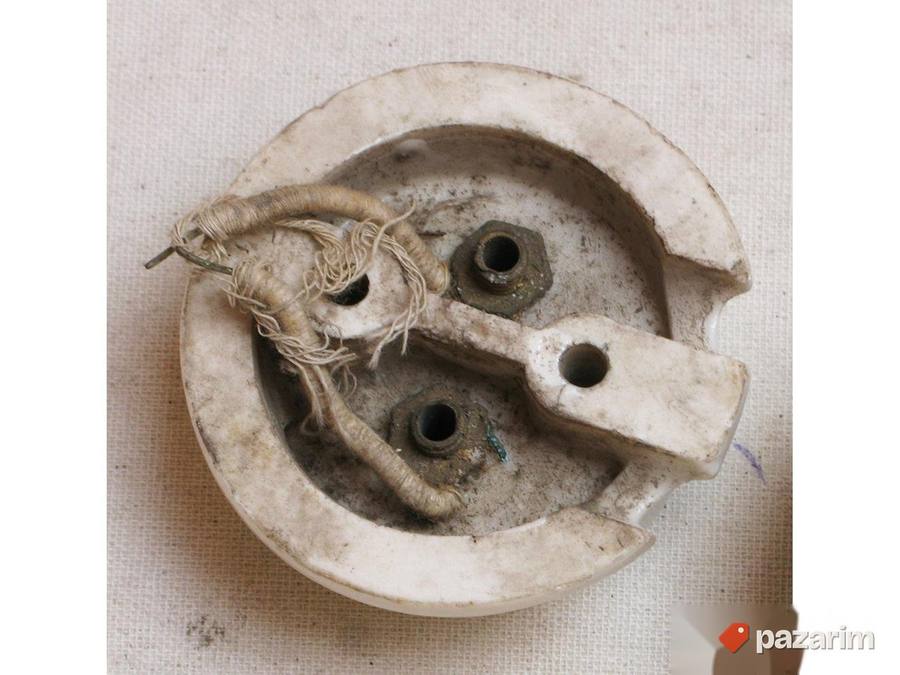 Stara porcelanska utičnica 4