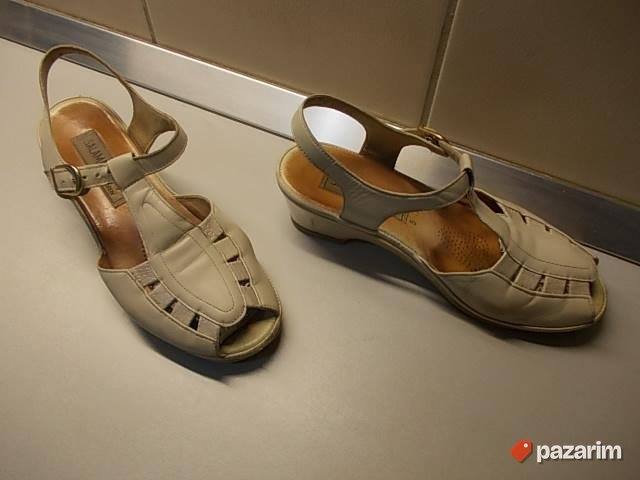 SALAMANDER broj 37, 5 iz Nemačke, sve koža osim đona. POGLE 7