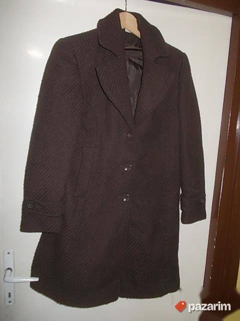 KAPUT BROJ 40 iz Nemačke, termo, lepog dizajna, topao. U na