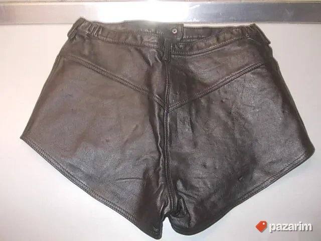 KOŽNI ŠORC iz Nemačke uniseks. Obim šorca oko pojasa 67cm. 2